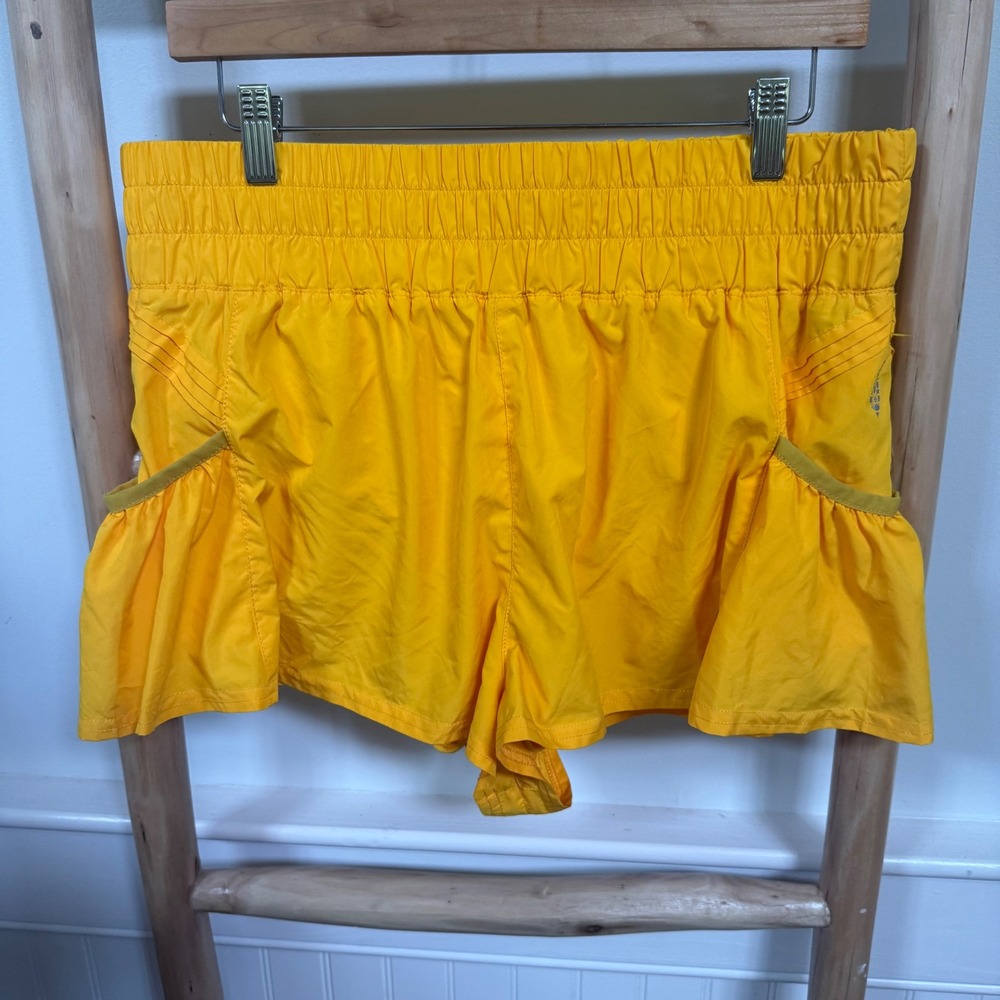FP Movement The Way Home Shorts Yellow‎ High Rise Smocked Waist Large OB851452